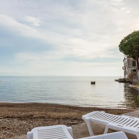 Ferienhaus The Sea Front Fisherman's House *